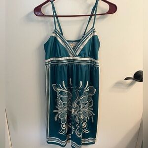 Forever 21 Spaghetti Strap v neck dress